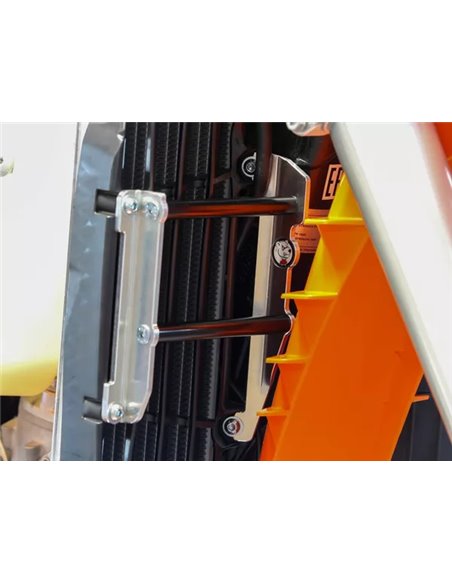 Suportes de radiador AXP RACING AX1720