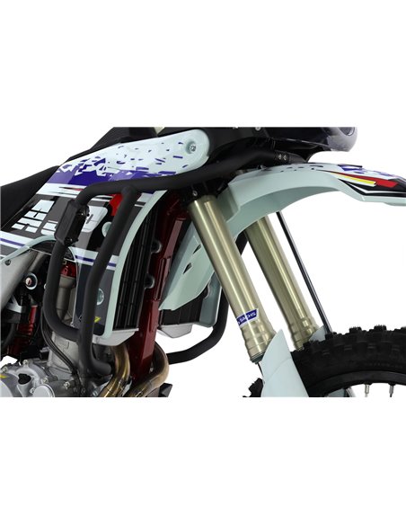 Defensas laterales y de motor trail aluminio negro texturado CROSSPRO AJP PR7 650 Adventure 17-24