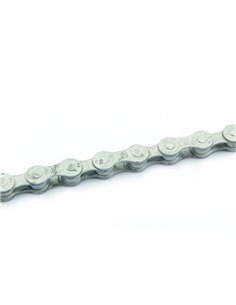 Cadena KMC Z8.3 6/7/8 velocidades 114 eslabones gris