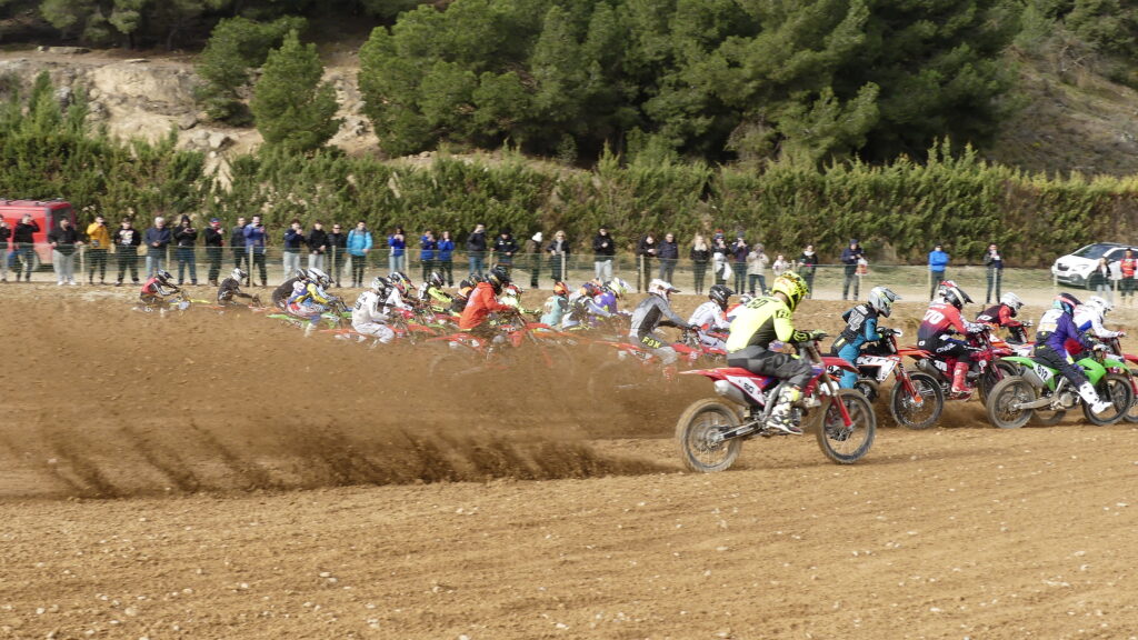 El motocross catalán se estrenó en el circuito de Almenar – FCM