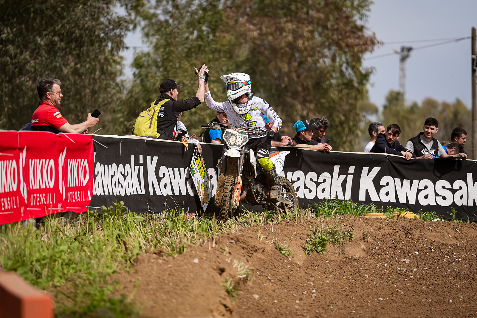 En el motocross Prestige 125 y el Femenino ganan Savioli y Fontanesi
