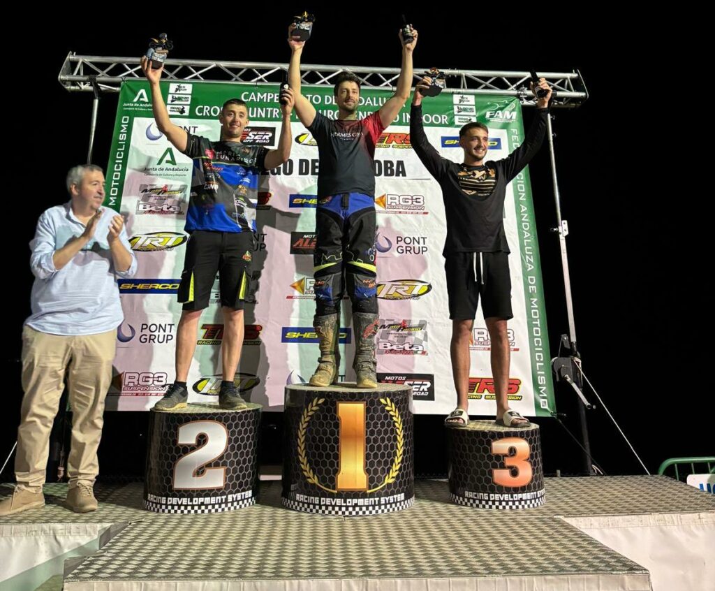 ENDURO INDOOR PRIEGO DE CÓRDOBA UNA NOCHE DE MOTOR, EMOCIÓN Y ESPECTÁCULO – FAM