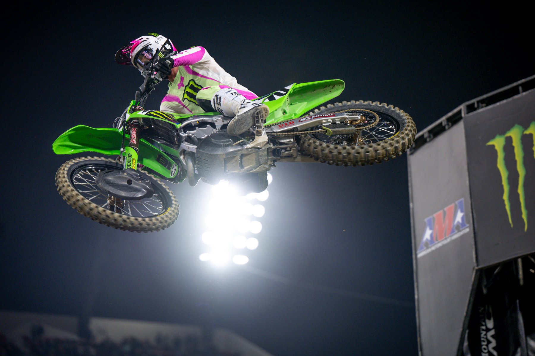 Kawasaki libera a Jorge Prado