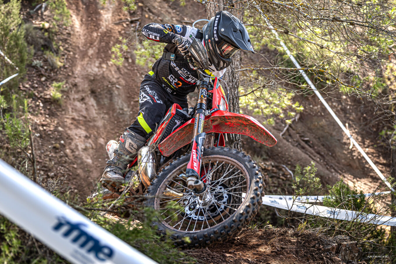 Hard Enduro La Pesquera: gloria para Moret
