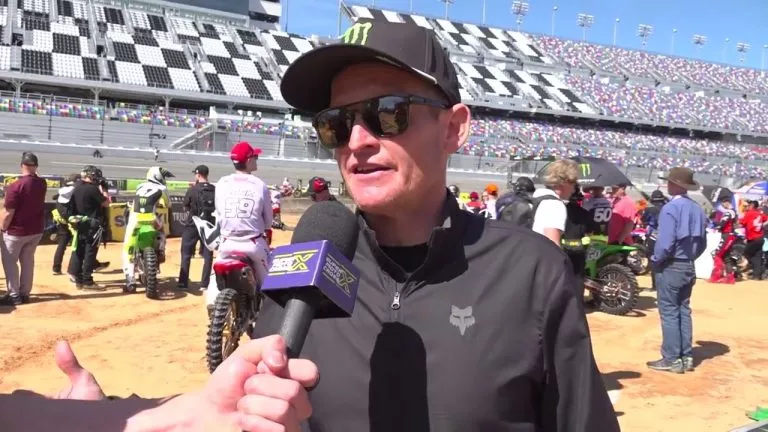 2025 SMX Extra | Ricky Carmichael Daytona en español