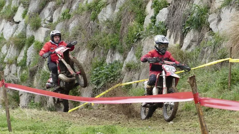 Más de 100 pilotos en el clásico Endurnet y Enduro de Maçanet – FCM