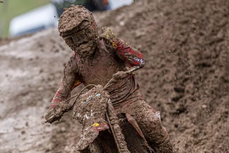 MXGP Cózar: el equipo nacional sobrevive a la lluvia y el barro