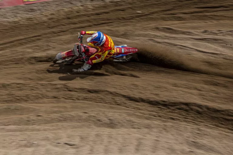 MXGP de Cerdeña: una caída trunca la victoria de Daniela Guillén