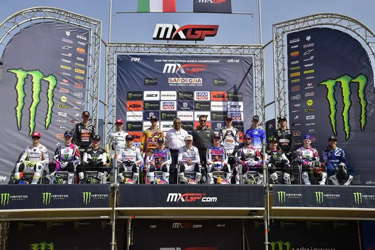 Las estrellas MXGP, MX2 y WMX se reúnen para el grupo anual en Sardegna