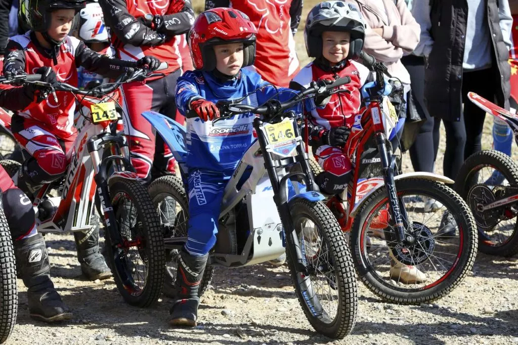 TN2025 R4 ALMENAR 5839 Ok Jcvh