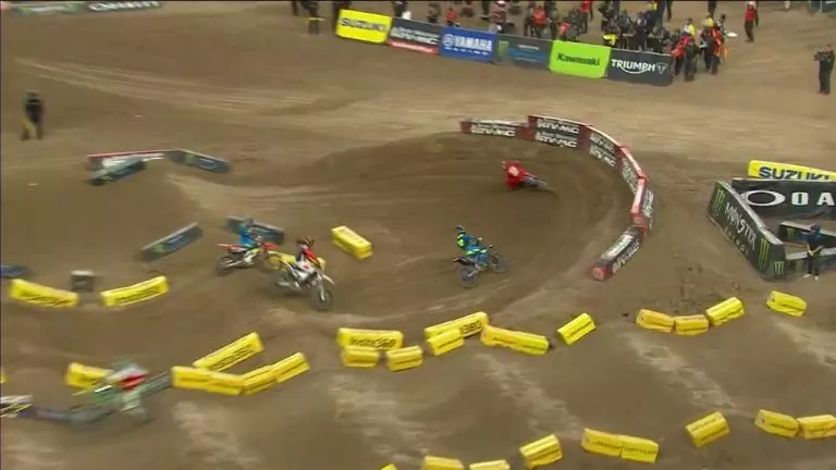Video resumen 450SX Denver 2025 – Webb y Sexton se lo jugarán todo en la última