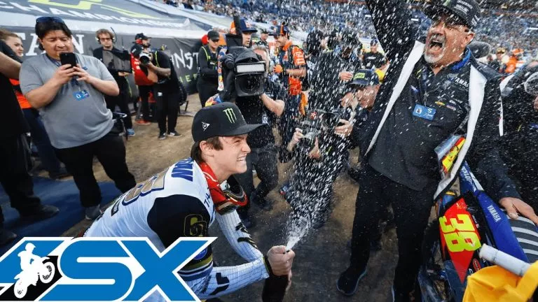 Video resumen 250SX Denver 2025 – Deegan campeón con adelantamiento polémico.