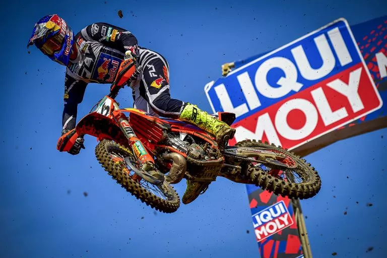 ROOKIES DOMINAN EN TEUTSCHENTHAL MIENTRAS LUCAS COENEN Y VALERIO LATA GANAN LAS RONDAS CLASIFICATORIAS EN EL LIQUI MOLY MXGP DE ALEMANIA!