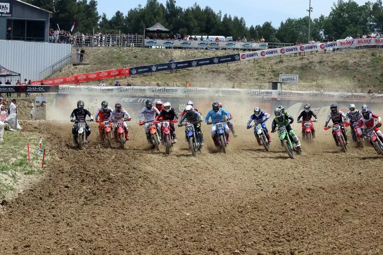 Campeonato de motocross AMA. Ponte A Egola alberga la tercera prueba