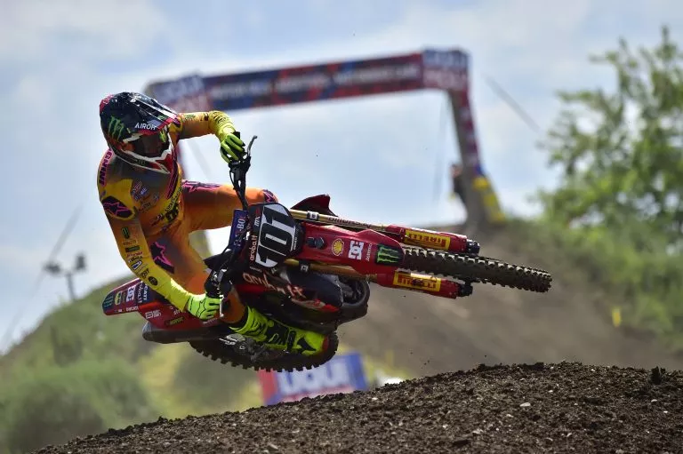 MATTIA GUADAGNINI, lesionado durante el entrenamiento, ausente para el MXGP de Gran Bretaña