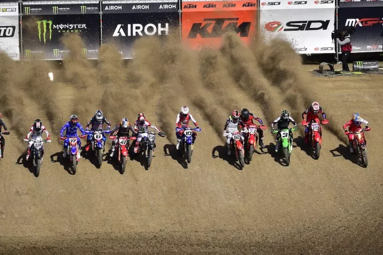Horario y listas de inscripciones para el MXGP de Gran Bretaña