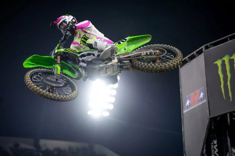 Kawasaki libera a Jorge Prado